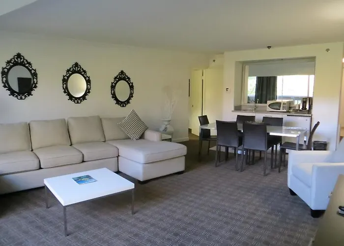 One-Bedroom King Suite